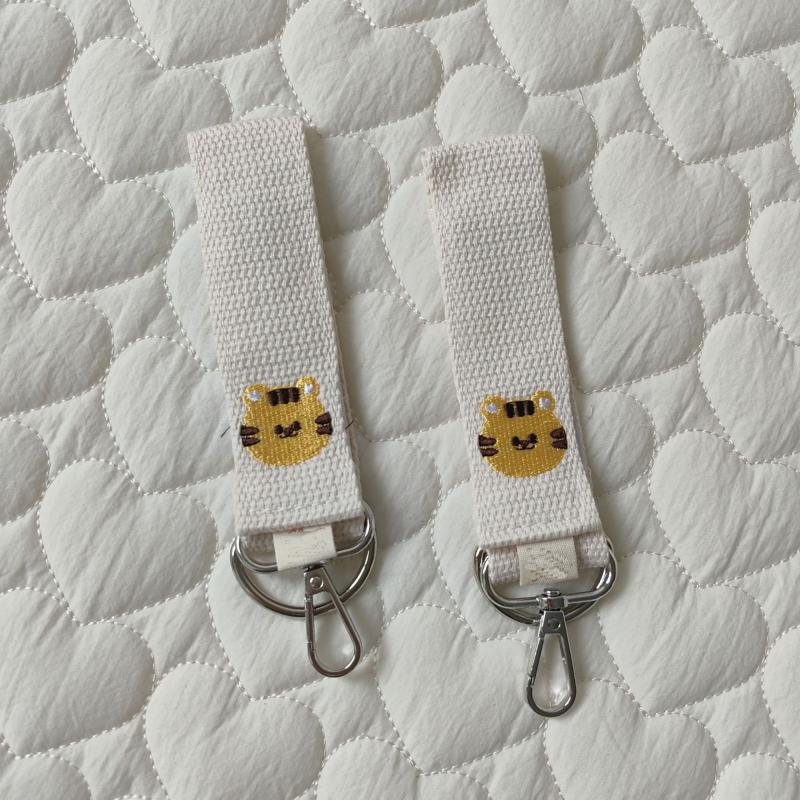 2Pcs Universal Pushchair Clip Baby Stroller Hooks Embroidered Bear Cartoon Hook For Hanging Mommy Bags Diaper Bag Accessories