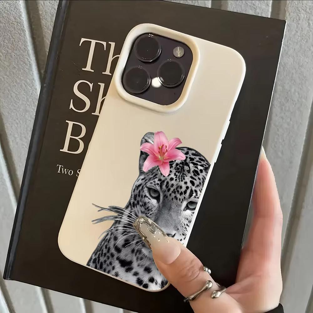 

Leopard With Pink Lily Flower Phone Case For iPhone 17 Pro Max 16 Plus 15 Pro 14 13 12 11 XR XS 17Air Lychee Textur Soft Cover iPhone 12 белый