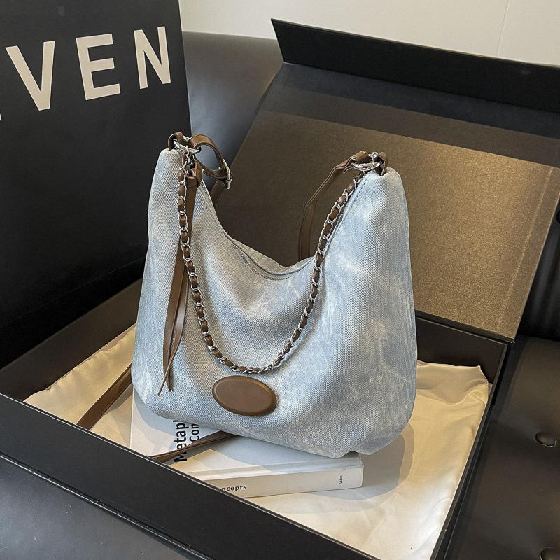 

Contrasting color bag women s large capacity 2025 new versatile casual messenger bag summer chain class commuter tote bag 29*12*27