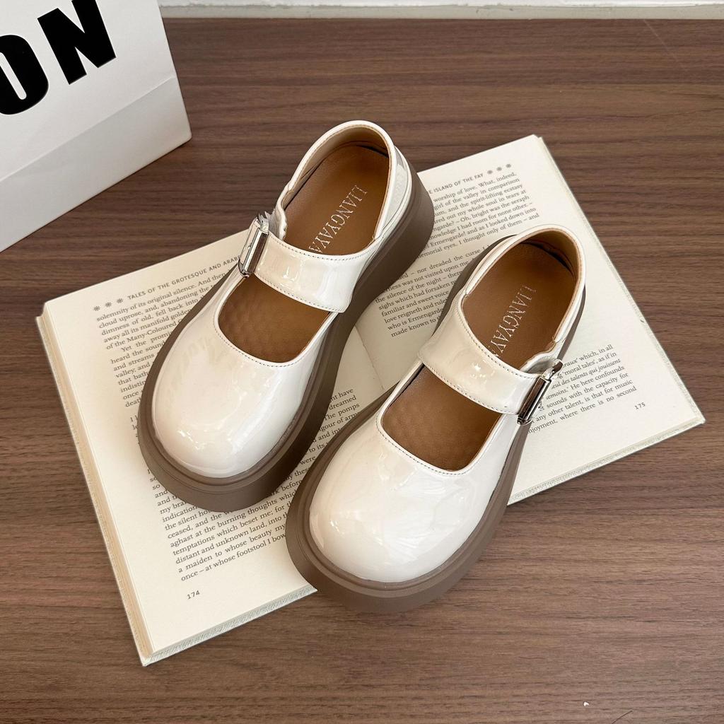 Met rok rond hoofd Japanse jk kleine leren schoenen dames herfst 2025 nieuwe dikgezoolde Mary Jane Franse retro enkele schoenen