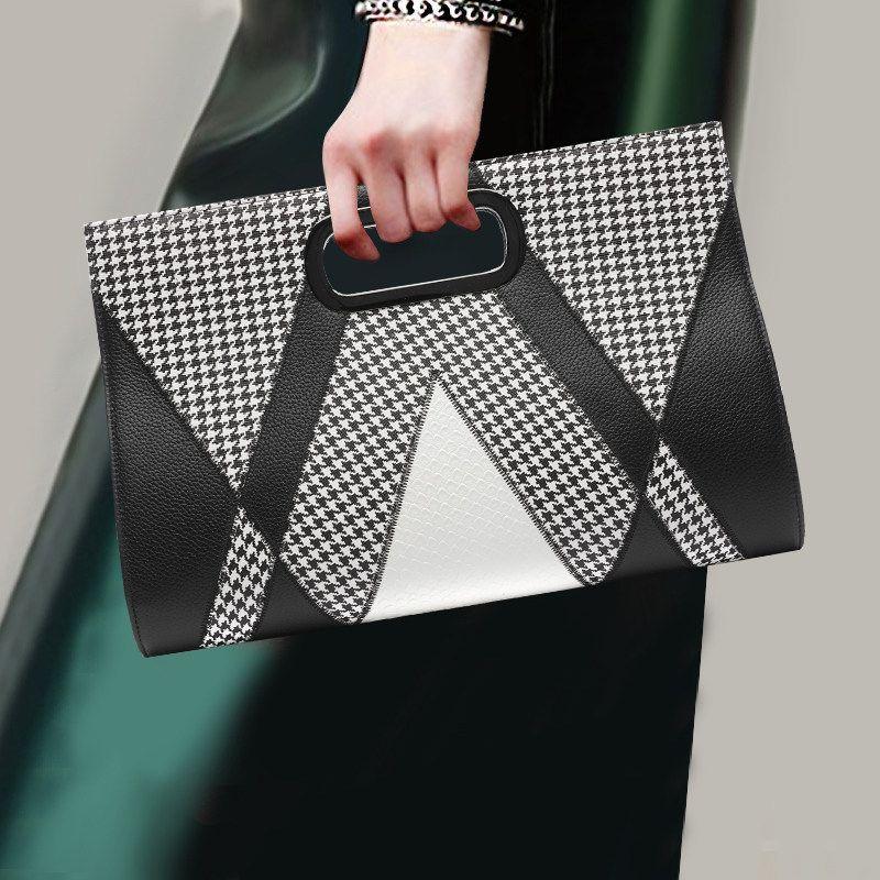 

Новая стильная и стильная сумка большой вместительности.