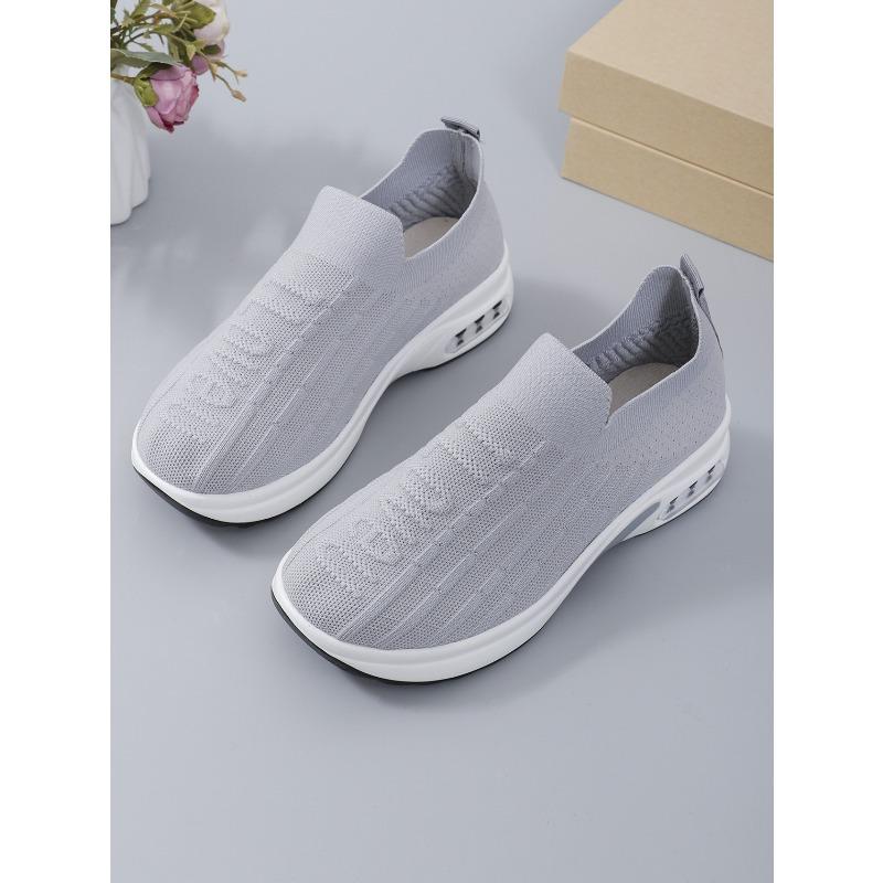 Plus Size Women's Athletic Casual Mesh Shoes Round Toe Low-Top Breathable Mesh Slip-On Slip-Ons