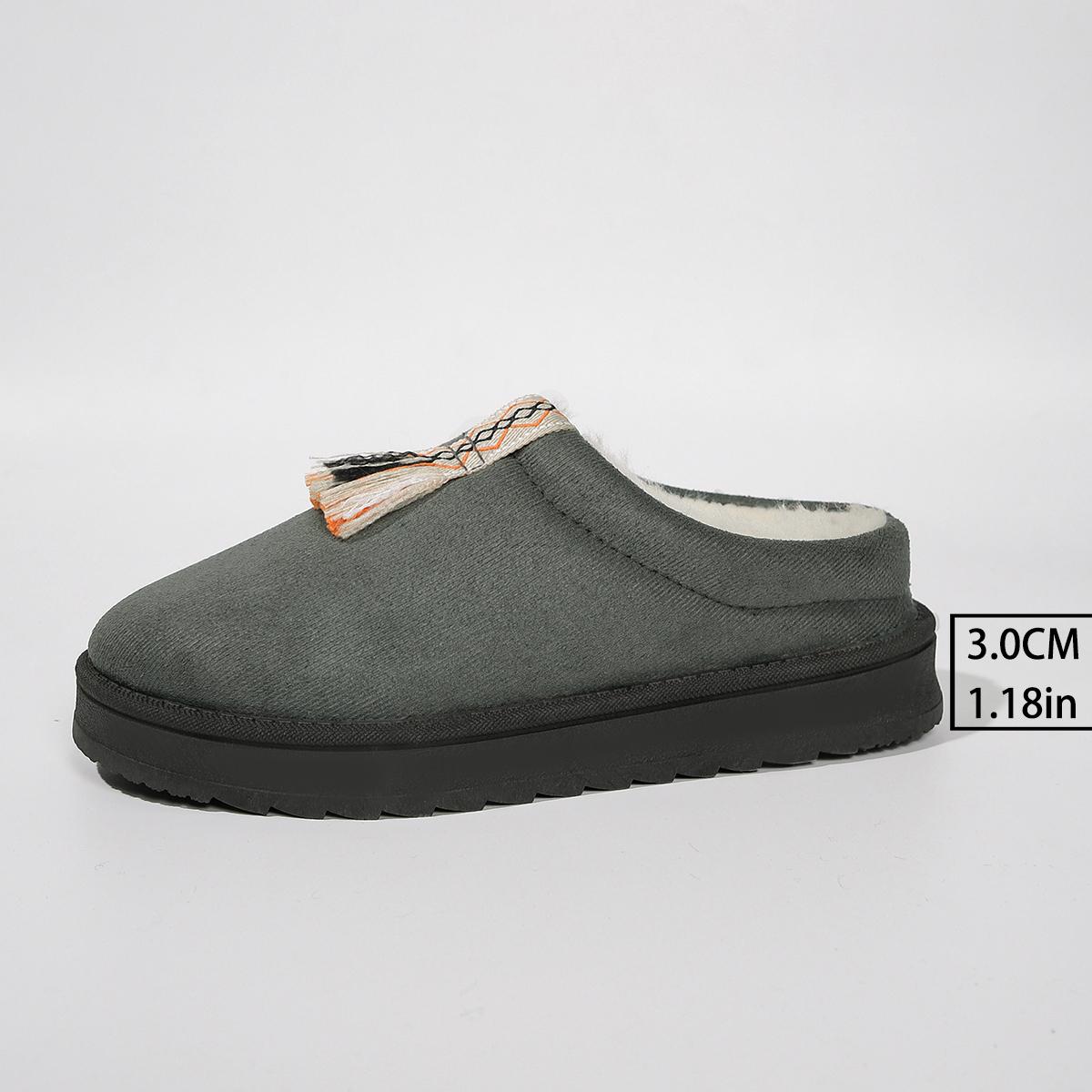 Модные зимние теплые шерстяные женские сапоги на толстой подошве с модными кисточками — фото 8