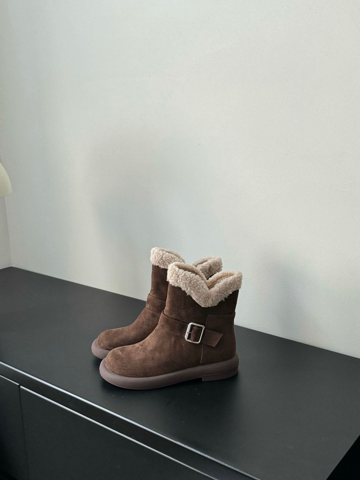 

Thick-soled French short boots women s boots 2025 new winter warm velvet snow boots 40 коричневый