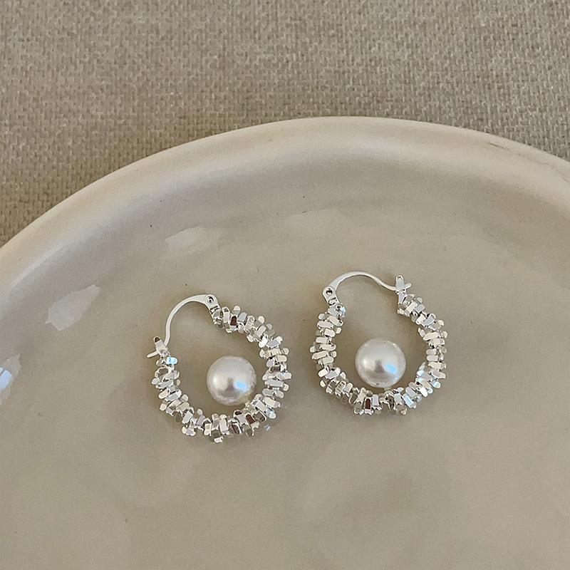 

Высокочувствительные геометрические круглые сломанные серебряные жемчужины серьги пряжки женские легкие роскошные элегантные модные темпераментные универсальные серьги для поездок на работу