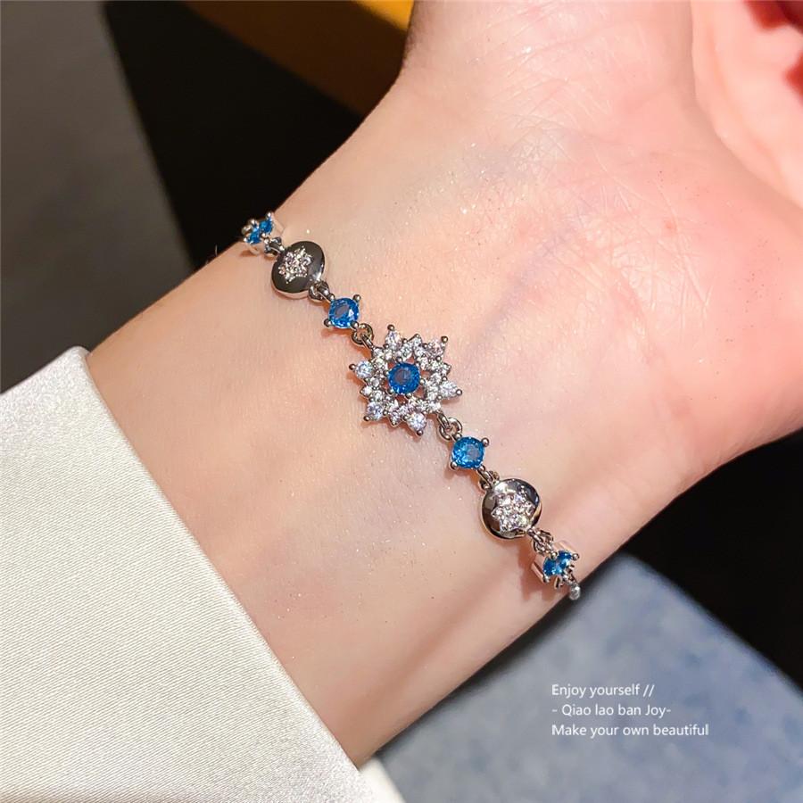 Light Luxury Zircon Flower Cuff Bracelet With Geometric Design For Female Wear