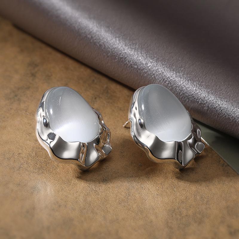 French Retro Cat's Eye Teardrop Stud Earrings - Elegant, Transparent & Fashionable High-End Design