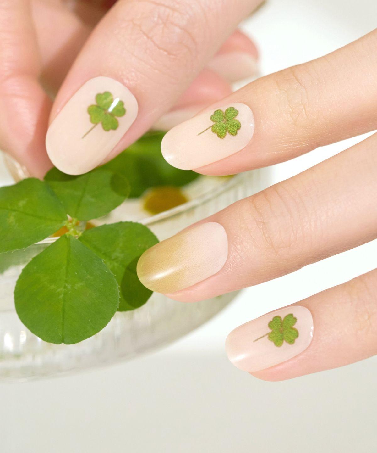 Lucky Day Stick-on Gel Nails