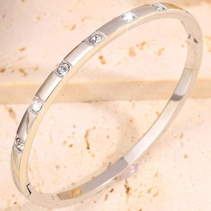 Starry Sky Women's Titanium Steel Bracelet - Non-Fading, Versatile, Full Diamond Stainless Steel, High-End Silver Fashion Accessory