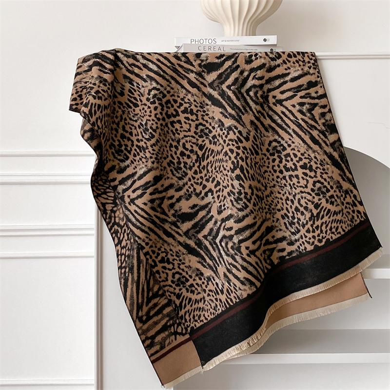Winter Cashmere Scarf for Women Luxury Warm Shawl Leopard Print Windproof Cape Pashmina Handerchief designer Female Scarf