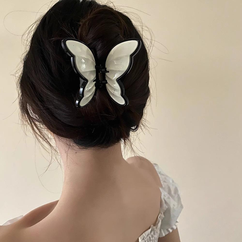 

Sweet Butterfly Hair Claw Clips Women Fashion Acrylic Grab Clips Girls Retro Headwear Ins Clip Hair Accessories