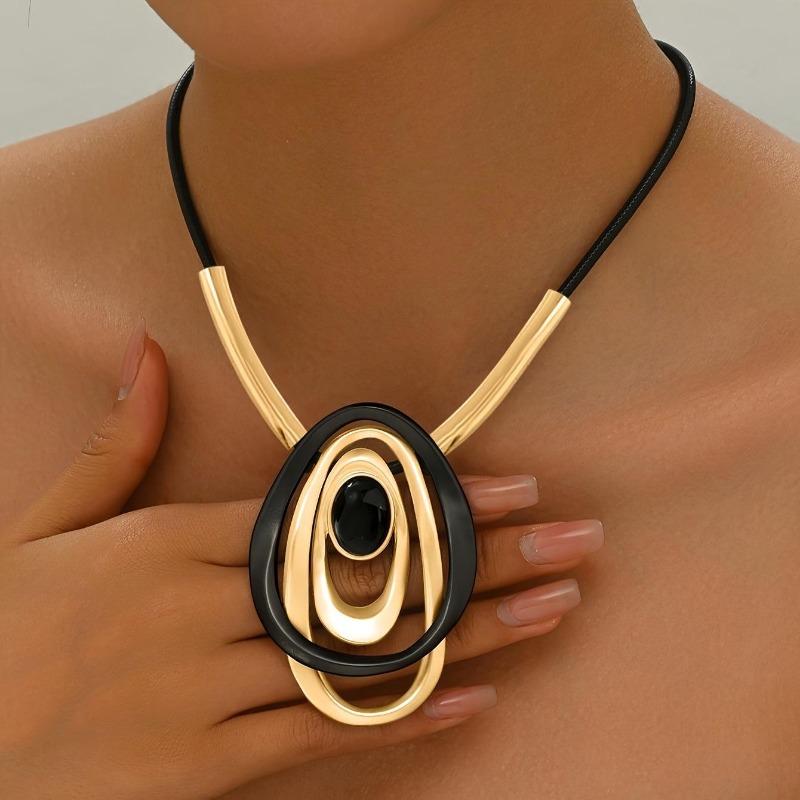 Exquisite and Simple Geometric Pendant Necklace - Versatile European Style Jewelry, Suitable for Daily Wear
