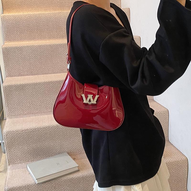 New fashion niche popular patent leather W armpit bag portable shoulder messenger women's bag