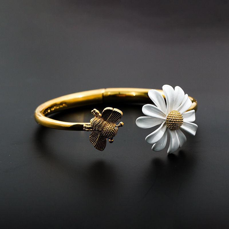 Nature Inspired Daisy Alloy Earrings With Unique Asymmetric Design For Women