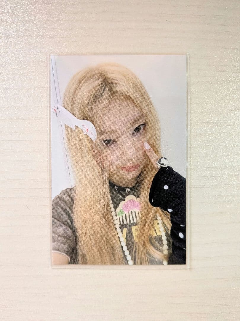 [USED] ILLIT Mocha (available on Weverse for 6500 yen) - Lucky Draw purchase bonus