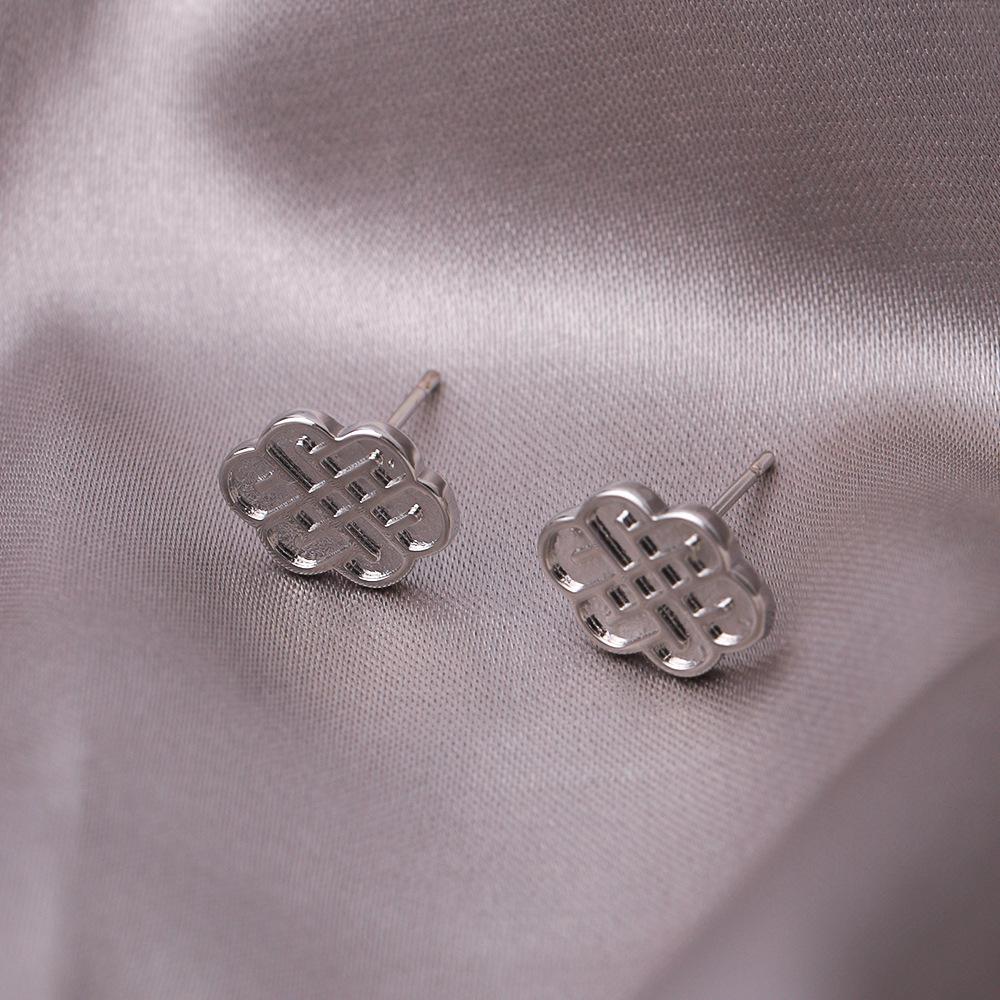 Trendy Unisex Smiley Face Stud Earrings: European & American Style, Light Luxury, Versatile Personality, High-End Ear Cuffs