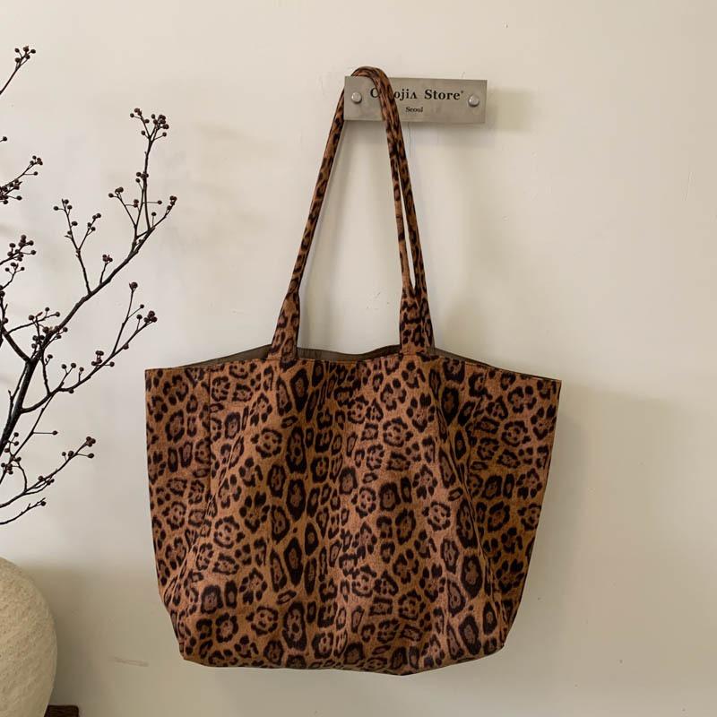 Retro Large-capacity Tote Bag Women's New Versatile Leopard Print Shoulder Bag College Student Class Commuter Bag