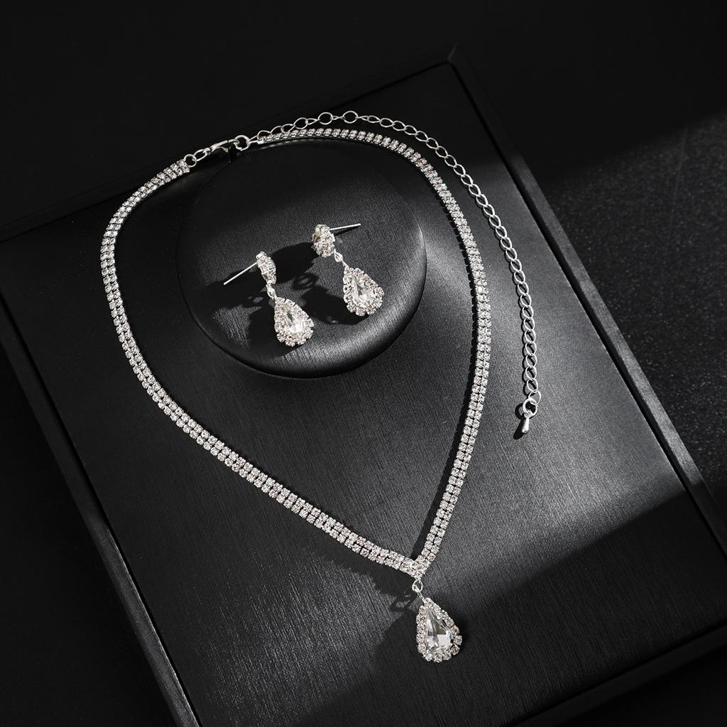 Fashionable and Minimalist Design Waterdrop-shaped Pendant Necklace Earrings Accessory Bridal Set