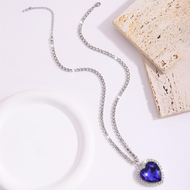 Luxury Blue Zircon Heart Pendant Necklace Women Romantic Exquisite Cz Diamond Necklaces For Women Wedding Jewelry Gifts
