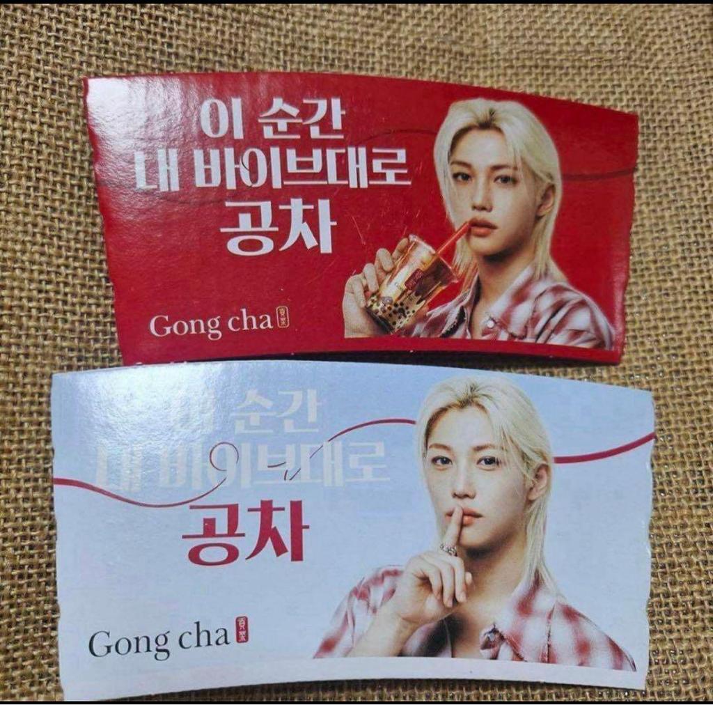 [USED] Immediate shipping! Complete set of 2 Capsule Toys and 4 badges: Felix, Gong Cha, and Stray Kids