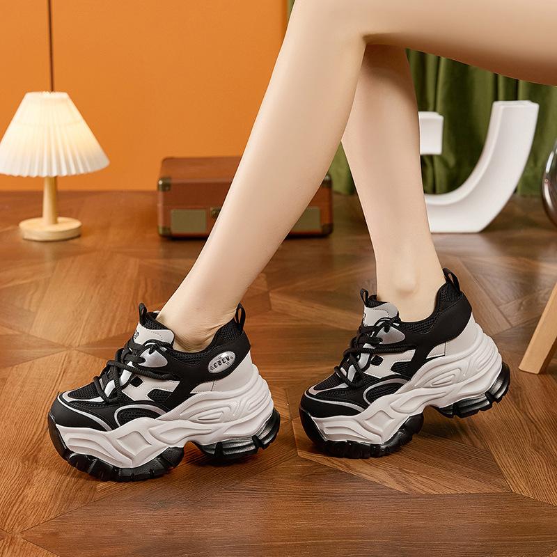 Thick-soled dad shoes women's 2025 spring new models, small people show their feet, small inner height increase women's shoes, mesh versatile casu