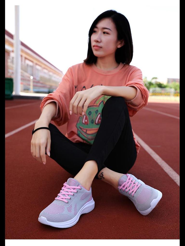 Breathable Ultra-Light Women's Running Shoes: Spring/Autumn Mesh, Soft-Soled, Lightweight, Casual Sneakers (2024)