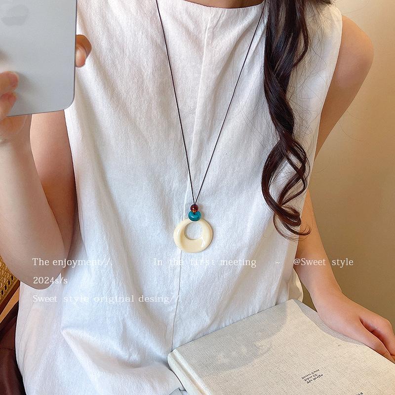 New Chinese Retro Popular Ethnic Style Necklace Women's Versatile Niche Long Sweater Chain High-end Simple Accessories