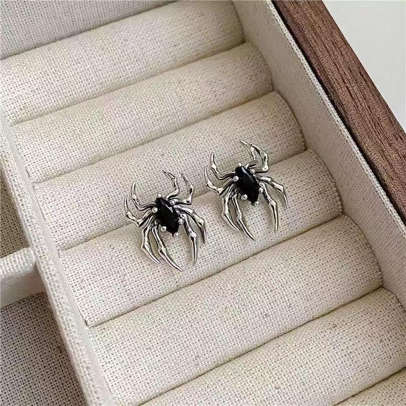 Retro Unique Gothic Spider Earrings for Women Dark Style Ins Niche Versatile Halloween Party Zircon Gifts Accessories