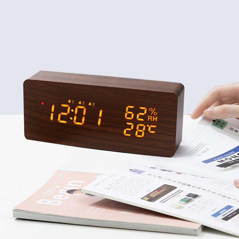 Japansk Trekant Temperatur og Luftfuktighet Tre Radio Klokke Elektronisk Treklokke Intelligent Søvn Vekkeklokke Tysk Digital Radiobølge