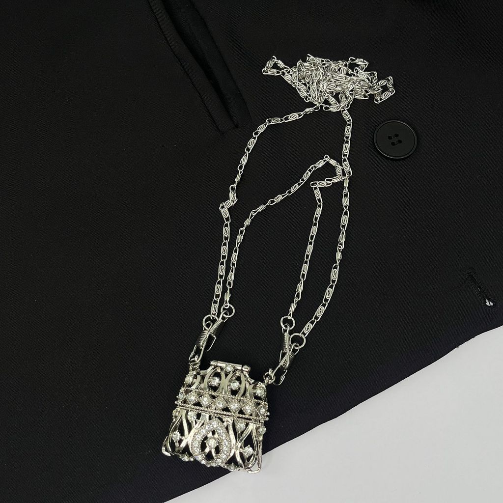 Street Style Mini Metal Chain Crossbody Bag With Diamond Embellishments For Daily Use