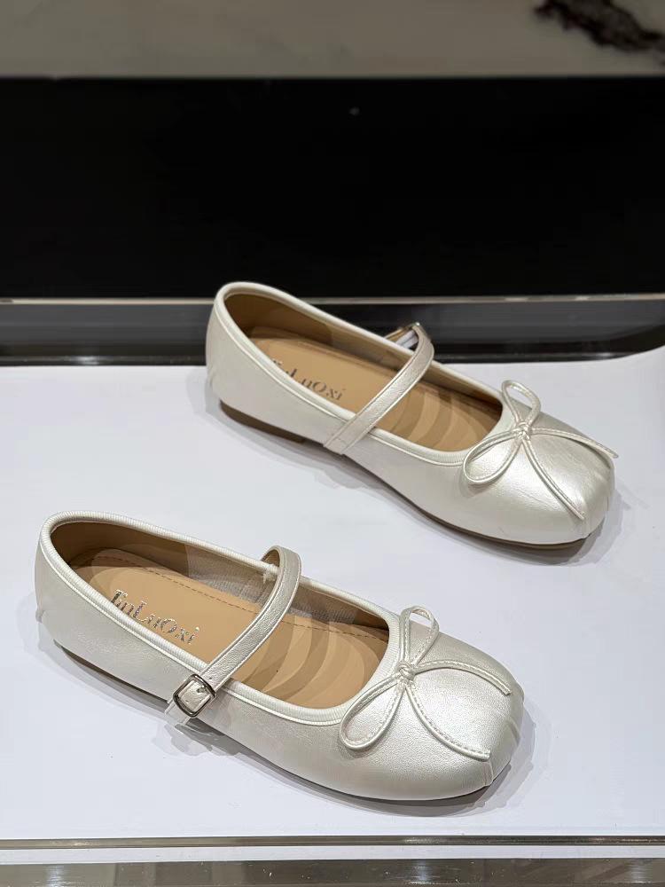 Korean version of flat bottom one-word belt Mary Jane small leather shoes women's 2025 new summer square head pleated bow versatile single shoes