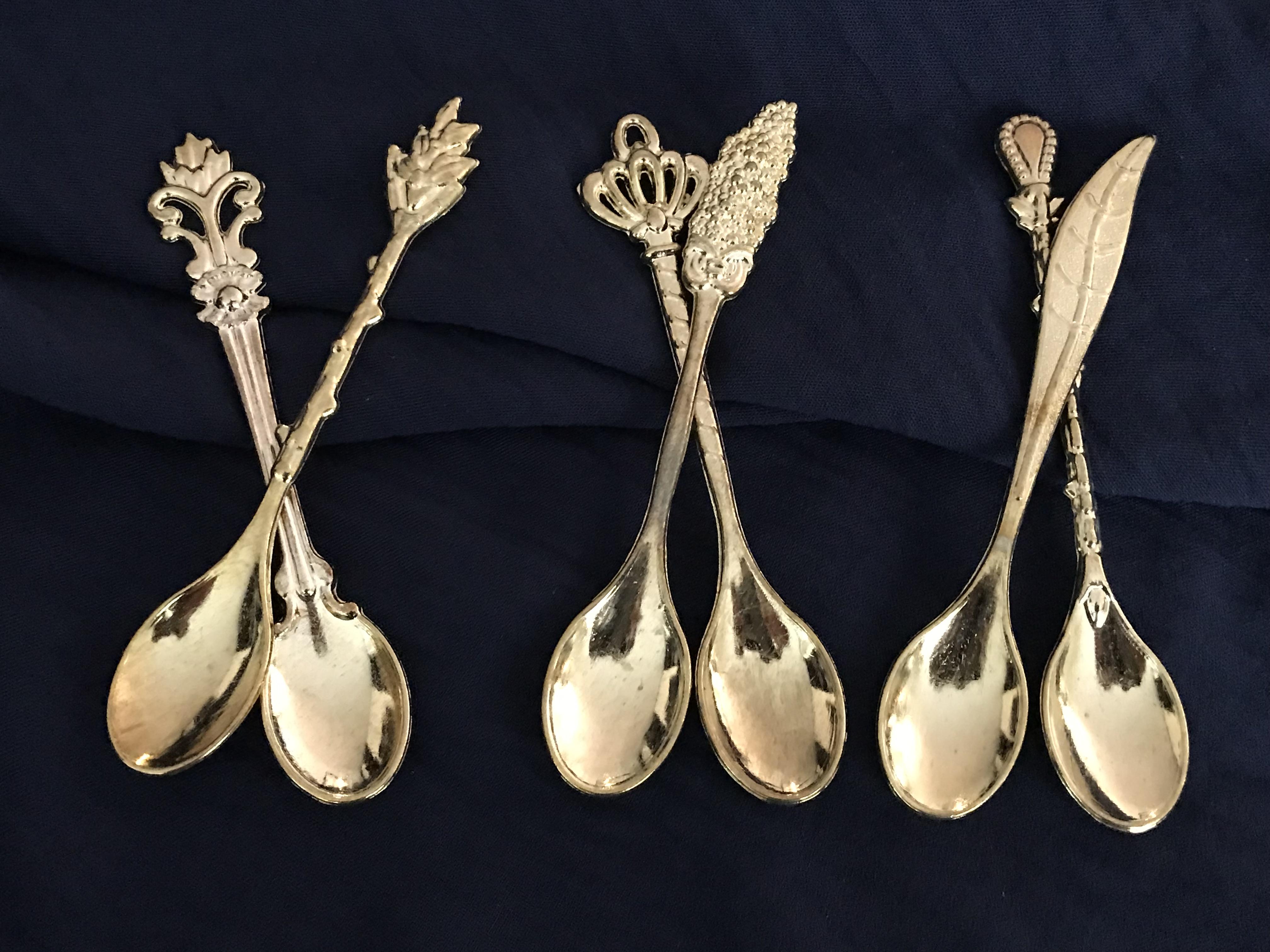 позолоченная чайная ложка. разные ложки. ложки позолоченные мнц чайные. позолоченные ложки mnc. чайная ложка с позолотой клеймо мнц.