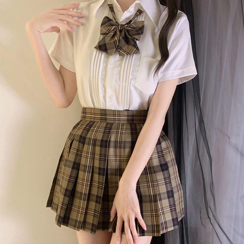 Japonská JK uniforma: Set bílé košile s krátkým rukávem a hnědé kostkované plisované sukně