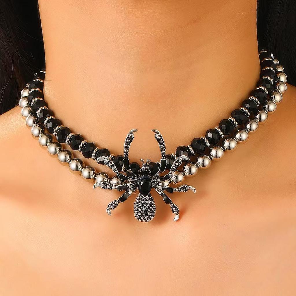 Halloween Spinnenstecker: Dunkler, dreidimensionaler Punk-Stil für einen coolen, ausgefallenen Look - Perfekt für europäische und amerikanische Fashionistas.