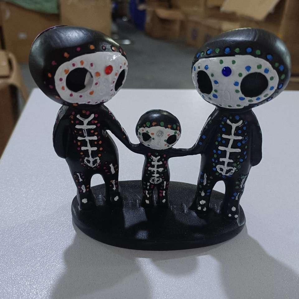 Sugar Skull Couple Statue Decoration, Sugar Skull Couple Figurine, Christmas gift, Stocking stuffers, Valentine's Day gift, girlfriend gift