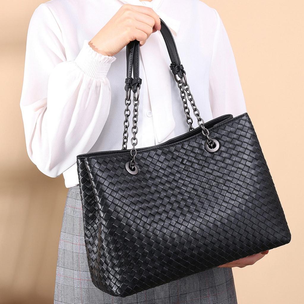 Trendy new first-layer sheepskin women's bag women's shoulder bag large-capacity fashion woven versatile light luxury