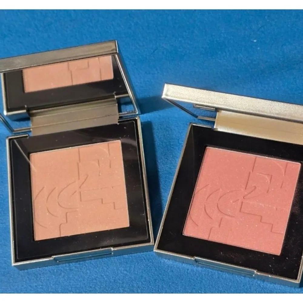 

[Бесплатная мини-скошенная кисть] TWO SLASH FOUR Румяна для всего лица Rum Beige