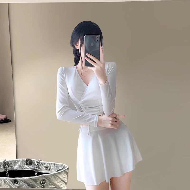 

Women s Two-Piece Skirt Swimsuit M