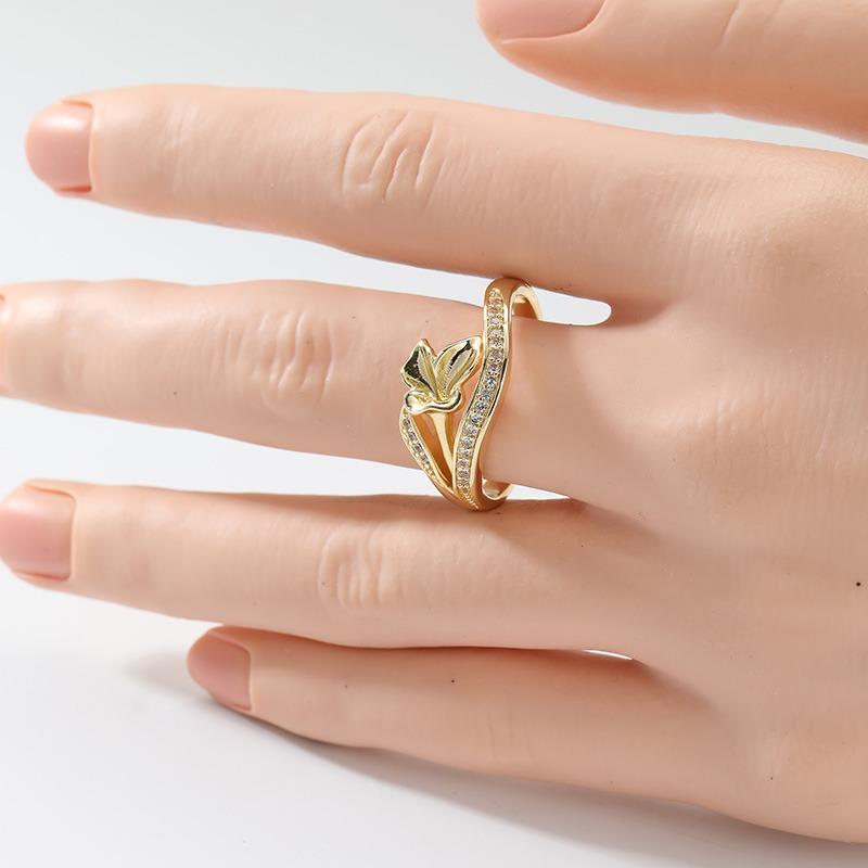 Gorgeous Inlaid White CZ Flower Women's Ring Minimalist Gold Color Hand Carving Daily Wear Party Jewelry Anniversary Gift
