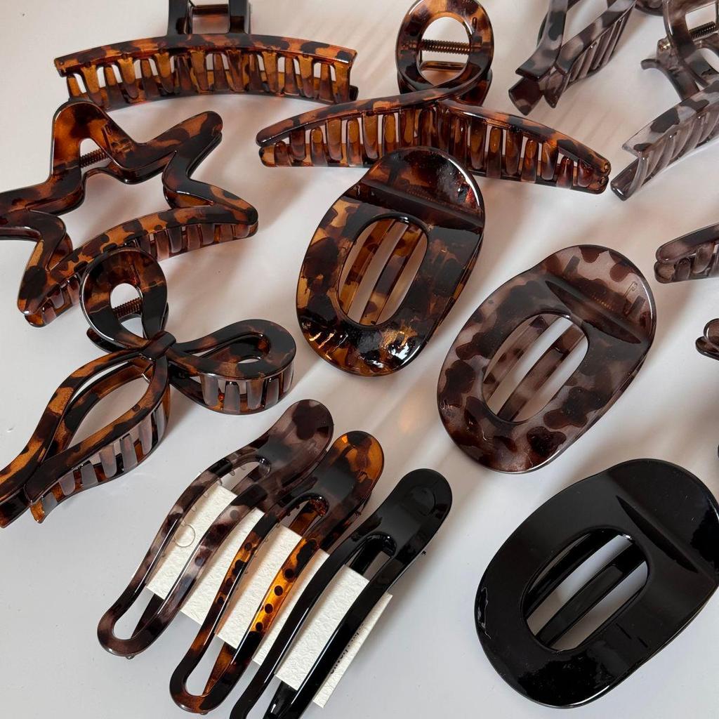 Retro Tortoiseshell Claw Clip: Elegant & Versatile Updo Hair Accessory for Women