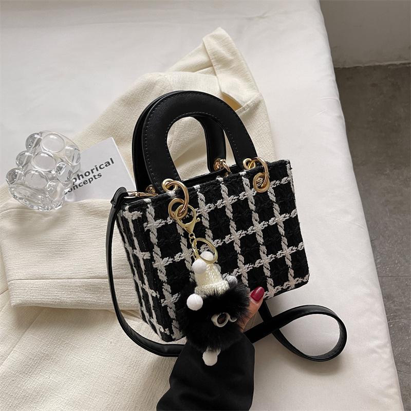 Niche design woolen bag  new bags women's bags autumn and winter messenger bags portable Princess Diana bags