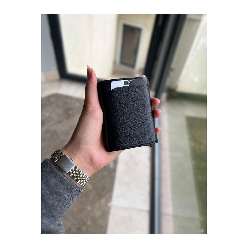 Genuine Leather Men's Wallet With Retro Mechanism