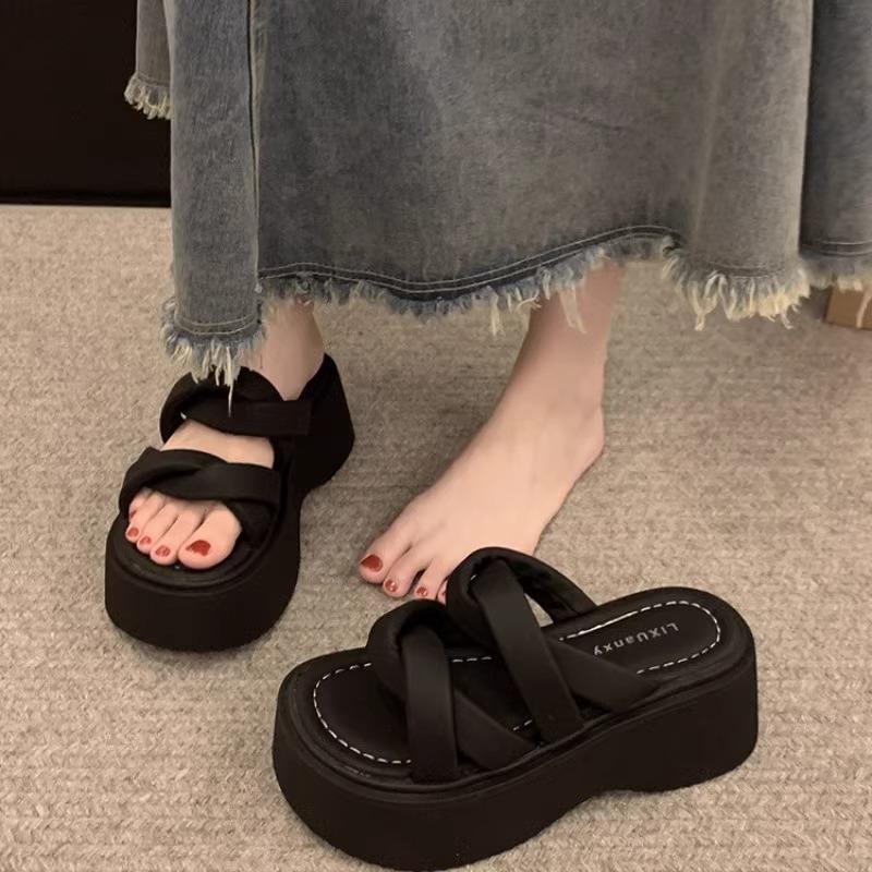 High-value beautiful slippers women's summer 2025 new versatile explosive casual muffin thick-soled heightening sandals