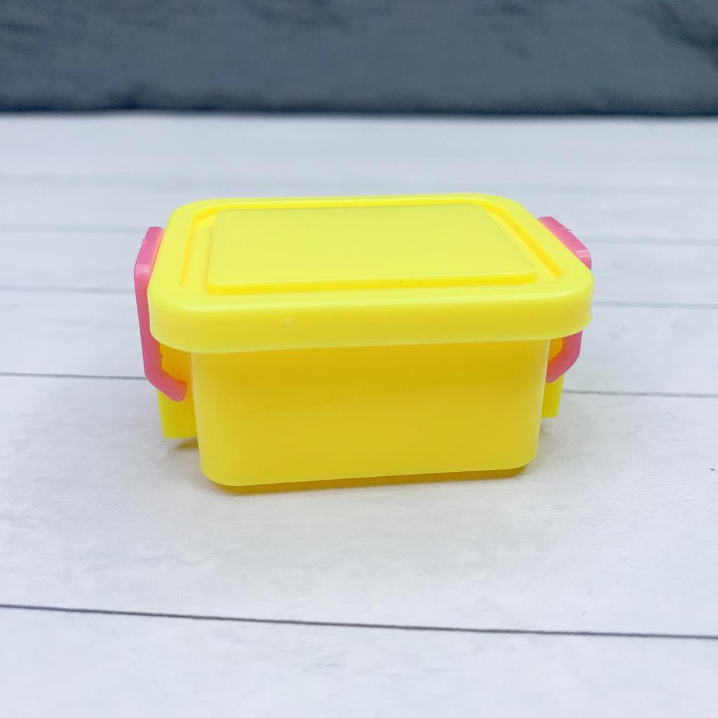 Miniature Dollhouse Cute Children's DIY Pretend Play Plastic Convenience Store Box Props