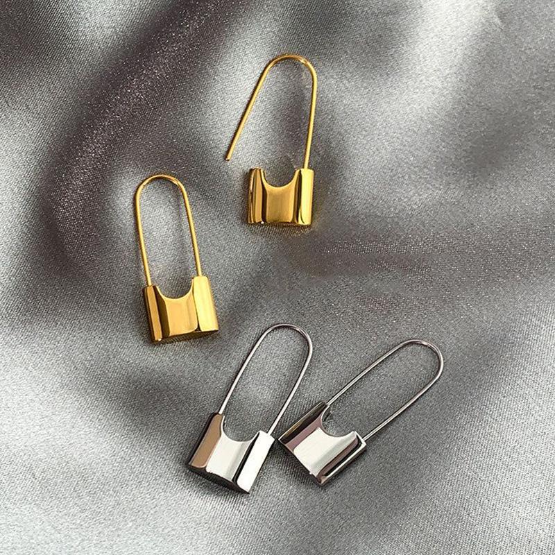 1 Pair of Simple and Cool Style Earrings, Fashion Designer Style Pin Lock Earrings