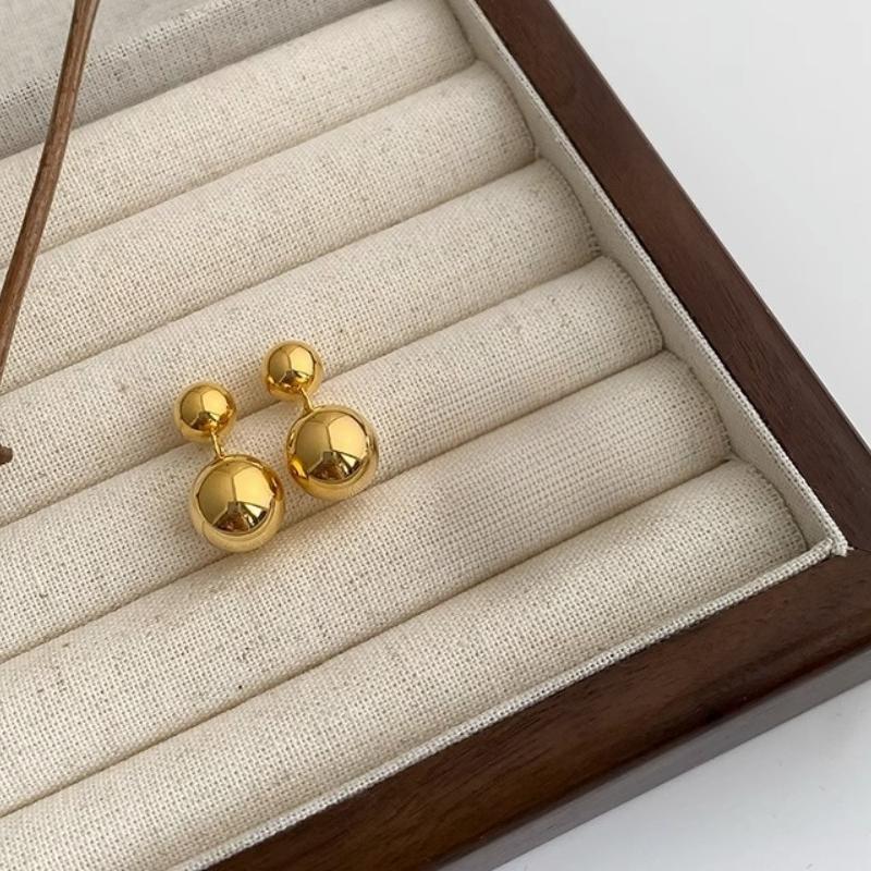 Cold Style Metal Double Ball Earrings, Niche High-End Spherical Earrings, Women'S Simple And Versatile Design Earrings