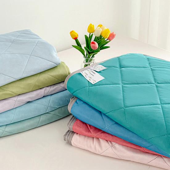 Summer Cooling Quilt for Hot Sleepers Light-weight Breathable Cooling Quilt Padded Summer Quilt for Bed Sofa Stay Cool from Night Sweats