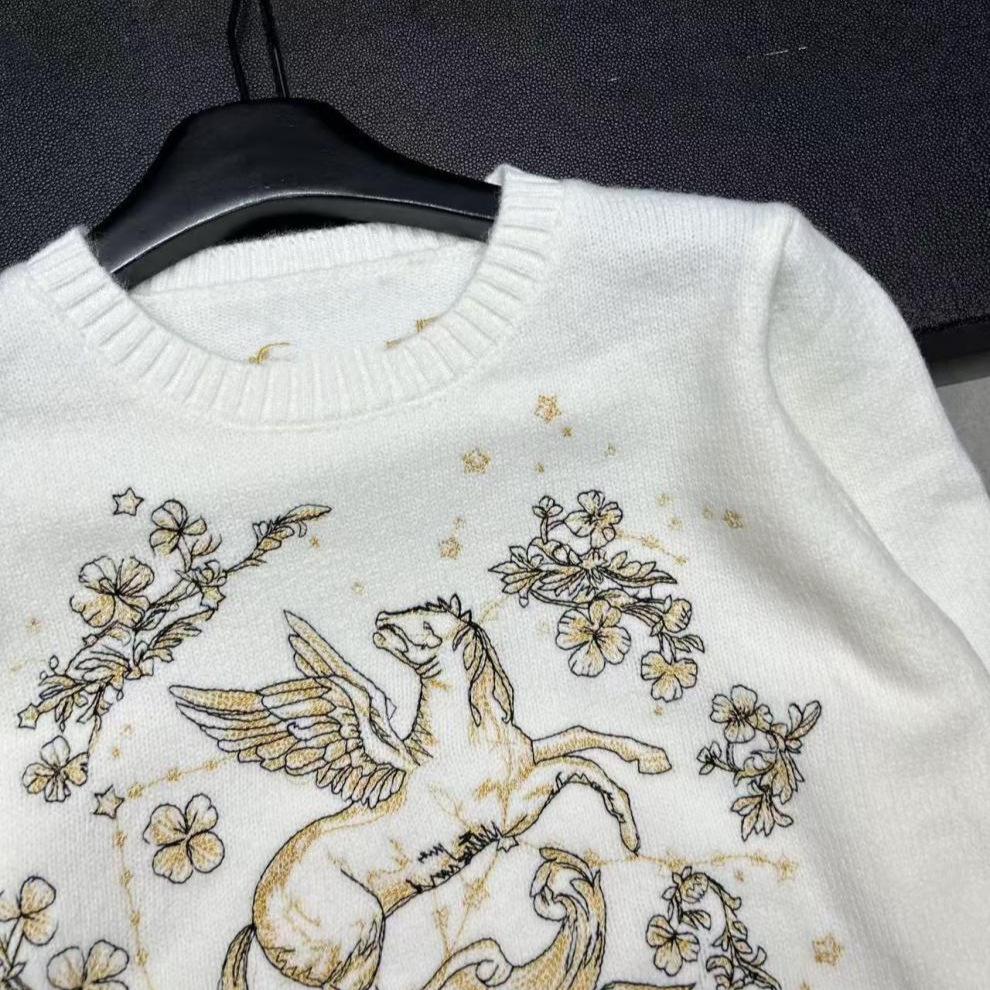 D Family Spring Pegasus Embroidery Knit Pullover - Age-Reducing Casual Long Sleeve Garden Top