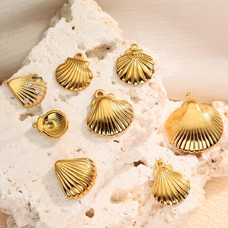 Stainless Steel Scallop Seashell Necklace for Women - Niche Design Titanium Jewelry Accessories