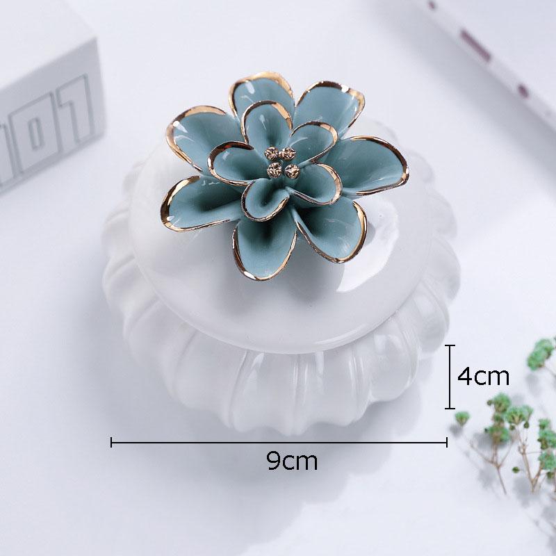 

Gilded Flower Decorative Storage Tank Tea Canister Rose Flowers Ceramic Storage Jar and Lids Candy Pots Porcelain Candy Pots